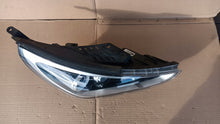 Laden Sie das Bild in den Galerie-Viewer, Frontscheinwerfer Hyundai I30 III 92102G4100 LED Rechts Scheinwerfer Headlight