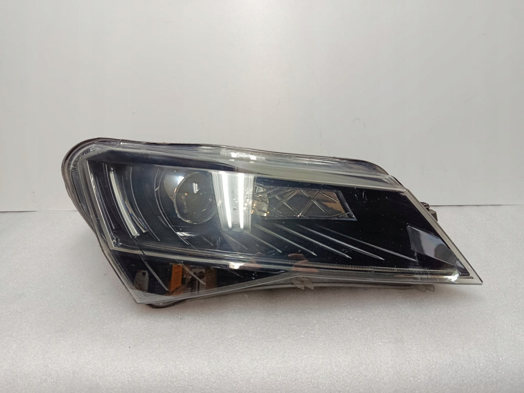 Frontscheinwerfer Skoda Superb III 3V1941016B Xenon Rechts Headlight SCH5374742560wl
