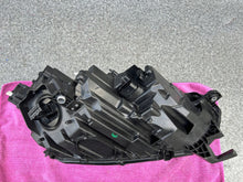 Laden Sie das Bild in den Galerie-Viewer, Frontscheinwerfer Skoda Octavia IV 5E4941015A Links Scheinwerfer Headlight SCH7611850896dt