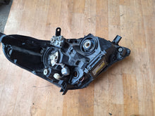 Laden Sie das Bild in den Galerie-Viewer, Frontscheinwerfer Toyota Verso 81150-0F100-00 Xenon Links Scheinwerfer Headlight