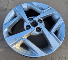 Laden Sie das Bild in den Galerie-Viewer, 1x Alufelge 15 Zoll 6.0" 4x100 48ET Glanz Silber 52910-K7100 Hyundai I10 I20 FEL3836749726xp