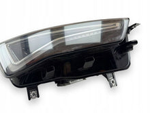 Laden Sie das Bild in den Galerie-Viewer, Frontscheinwerfer Seat Ateca 577941032C Vorderseite Scheinwerfer Headlight
