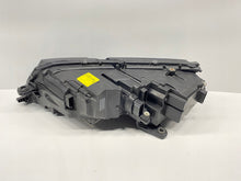 Laden Sie das Bild in den Galerie-Viewer, Frontscheinwerfer Skoda Octavia III 5E1941016F Rechts Scheinwerfer Headlight SCH6061527649te