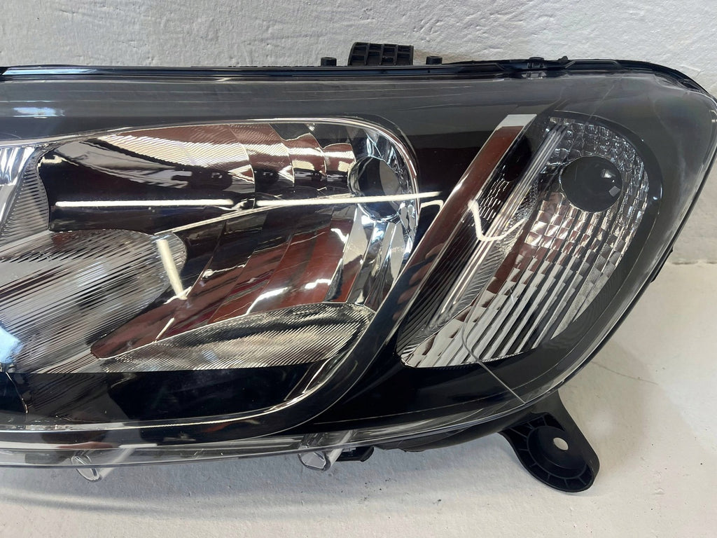 Frontscheinwerfer Dacia Sandero 90146513 Links Scheinwerfer Headlight