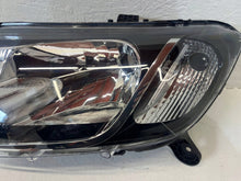 Laden Sie das Bild in den Galerie-Viewer, Frontscheinwerfer Dacia Sandero 90146513 Links Scheinwerfer Headlight