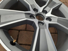 Laden Sie das Bild in den Galerie-Viewer, 1x Alufelge 18 Zoll 7.0" 5x112 40ET 81A601025J Audi Q2 Rim Wheel FEL5871534172uy