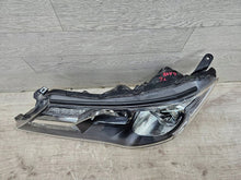 Laden Sie das Bild in den Galerie-Viewer, Frontscheinwerfer Toyota Rav 4 W0836 Xenon Links Scheinwerfer Headlight SCH8709170326vo