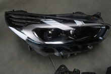 Load image into Gallery viewer, Frontscheinwerfer Ford Galaxy 90057337 Ein Satz Scheinwerfer Headlight