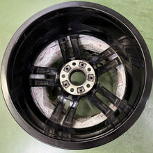 Laden Sie das Bild in den Galerie-Viewer, 1x Alufelge 18 Zoll 7.5" 5x120 45ET Glanz Schwarz 8074185 BMW 1 Rim Wheel FEL6129927259wp