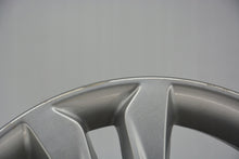 Load image into Gallery viewer, 1x Alufelge 16 Zoll 6.5&quot; 5x114.3 50ET Glanz Silber 52910A5300 Hyundai Elantra