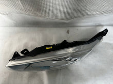 Laden Sie das Bild in den Galerie-Viewer, Frontscheinwerfer Ford Fiesta C1BB-13W030-CG 1090041 Links Headlight SCH9596620207an