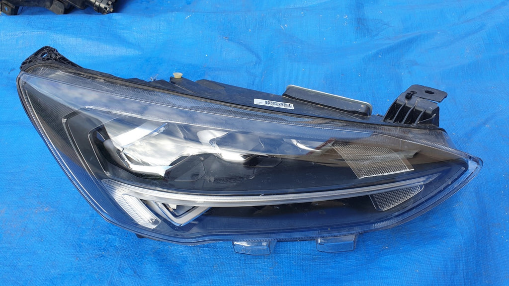 Frontscheinwerfer Ford Focus MX7B-13E014-EB X7B13B626AG Rechts oder Links