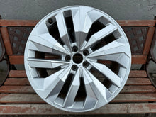 Load image into Gallery viewer, 1x Alufelge 20 Zoll 10.0" 5x112 22ET Glanz Silber 4KE601025E Audi Etron E-Tron FEL5314396364zk