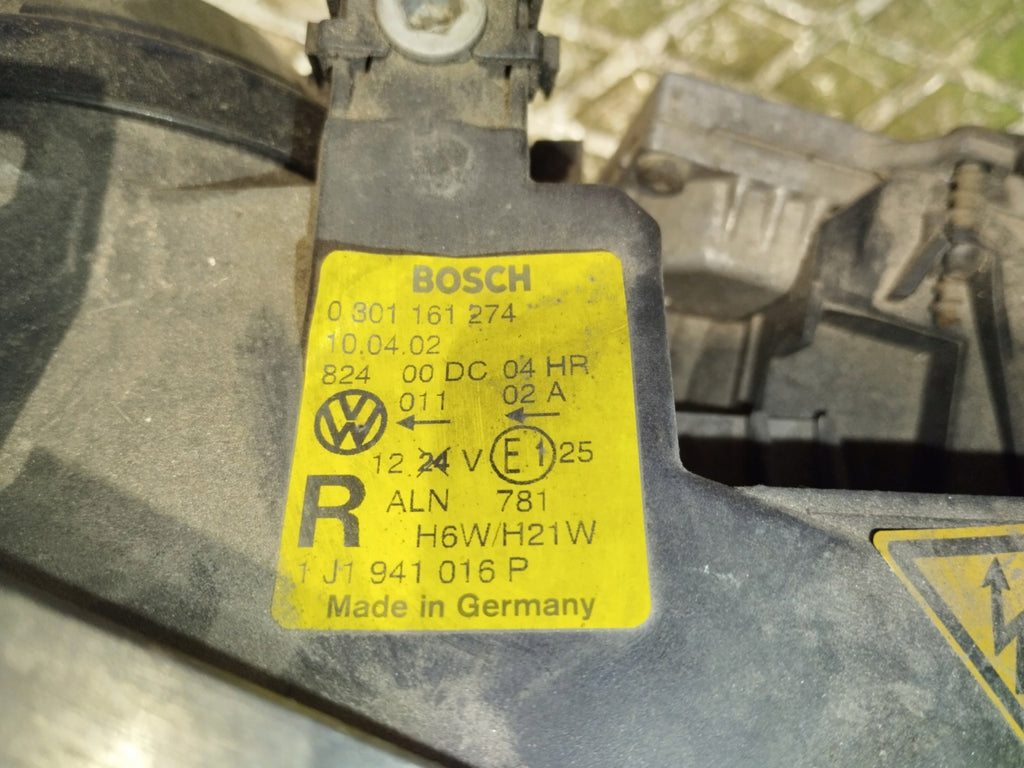 Frontscheinwerfer VW Golf IV 1J1941016P Xenon Rechts Scheinwerfer Headlight SCH8037321266vb