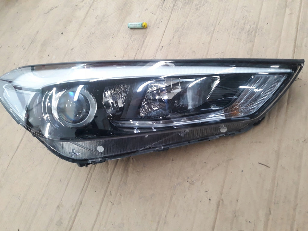 Frontscheinwerfer Hyundai Tucson 92102-D7100 Rechts Scheinwerfer Headlight