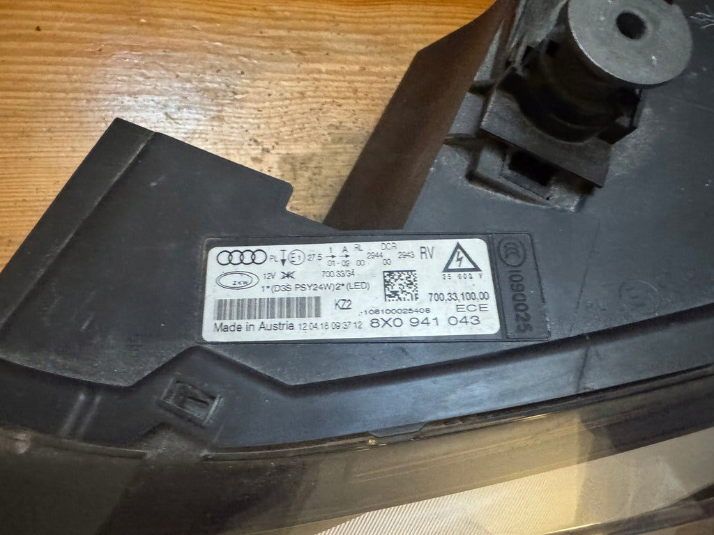 Frontscheinwerfer Audi A1 8X0941043 Xenon Links Scheinwerfer Headlight