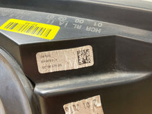 Laden Sie das Bild in den Galerie-Viewer, Frontscheinwerfer Ford Fiesta I H1BB-13W030-AD Ein Stück (Rechts oder Links) SCH2270005391ie