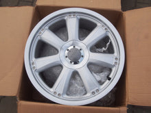 Load image into Gallery viewer, 1x Alufelge 18 Zoll 8.0&quot; 5x112 40ET 4F0071498 Audi Rim Wheel