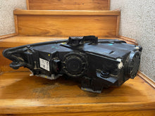 Laden Sie das Bild in den Galerie-Viewer, Frontscheinwerfer Audi A3 8V0941006 Rechts Scheinwerfer Headlight