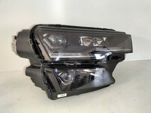 Laden Sie das Bild in den Galerie-Viewer, Frontscheinwerfer Skoda Karoq 57B941036 LED Rechts Scheinwerfer Headlight SCH7529076727as