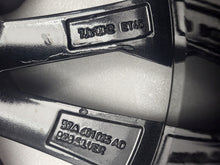 Laden Sie das Bild in den Galerie-Viewer, 1x Alufelge 18 Zoll 7.0&quot; 5x112 45ET 57A601025AD Skoda Karoq Rim Wheel