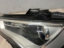 Laden Sie das Bild in den Galerie-Viewer, Frontscheinwerfer Audi A3 8V0941005 Xenon Links Scheinwerfer Headlight