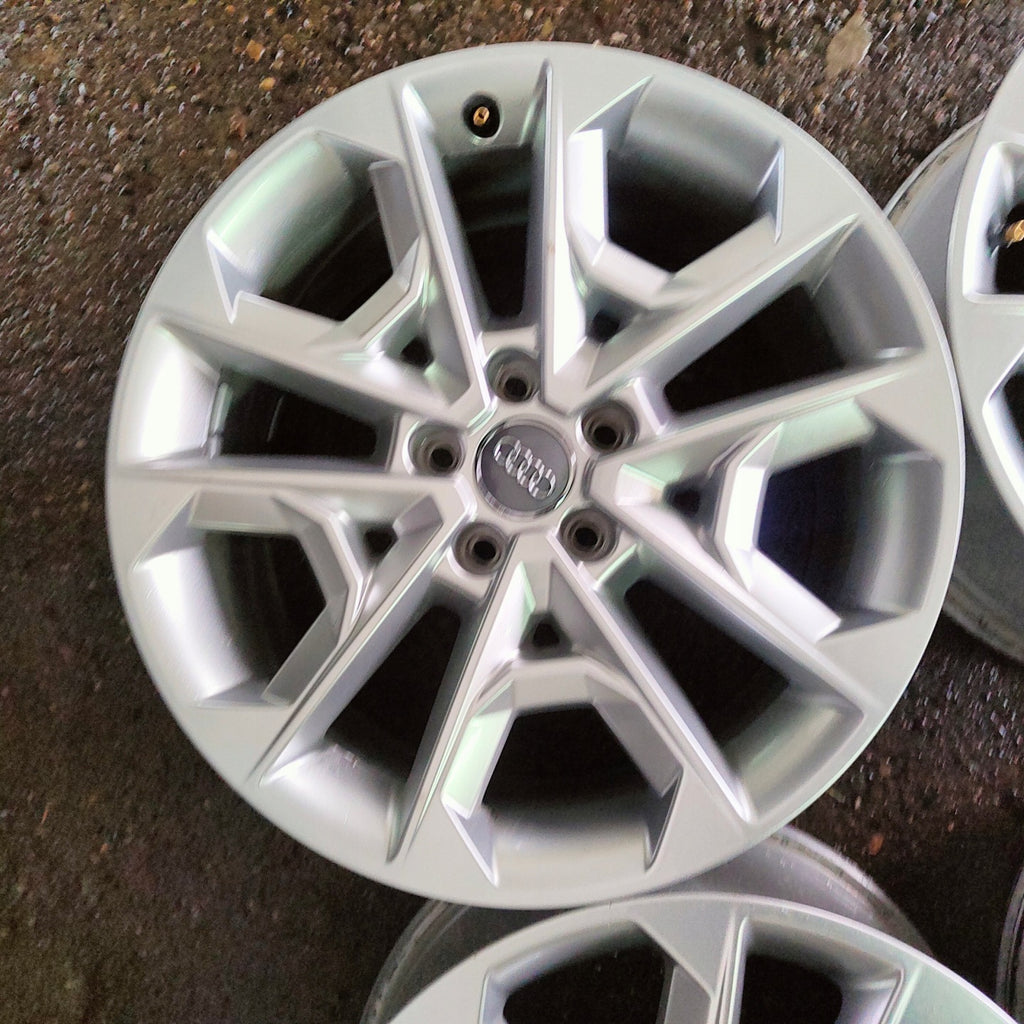 4x Alufelge 18 Zoll 8.0" 5x112 45ET Glanz Silber 81A601025R Audi Rim Wheel FEL7780035002xw
