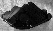 Laden Sie das Bild in den Galerie-Viewer, Frontscheinwerfer Mercedes-Benz W206 A2069060703 LED Links Headlight