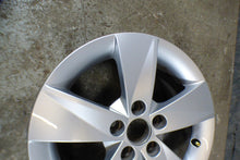 Laden Sie das Bild in den Galerie-Viewer, 1x Alufelge 15 Zoll 6.0" 5x100 5J0601025AB Skoda Fabia Iii Rim Wheel FEL3463166159lr