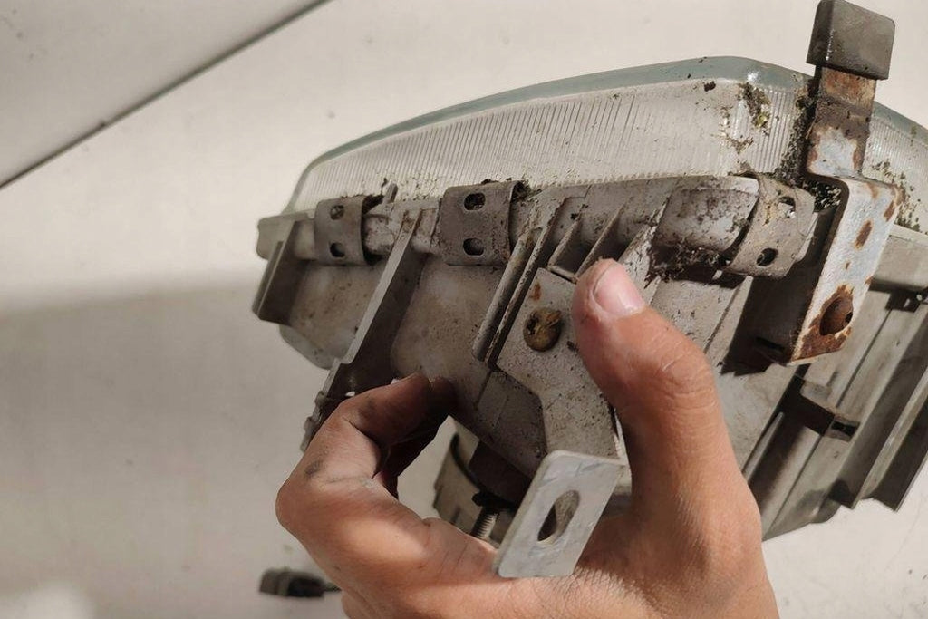 Frontscheinwerfer Saab 9000 133866-00 Rechts Scheinwerfer Headlight