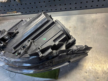 Laden Sie das Bild in den Galerie-Viewer, Frontscheinwerfer Mercedes-Benz W246 A2468207261 Rechts Scheinwerfer Headlight SCH4929966991eh