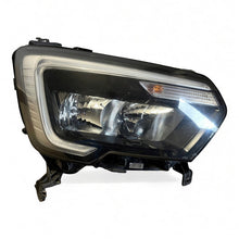 Laden Sie das Bild in den Galerie-Viewer, Frontscheinwerfer Renault Master 260105567R LED Rechts Scheinwerfer Headlight