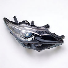 Laden Sie das Bild in den Galerie-Viewer, Frontscheinwerfer Toyota Auris 81150-02E21 89907727 LED Rechts Headlight