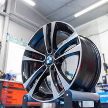 Laden Sie das Bild in den Galerie-Viewer, 4x Alufelge 18 Zoll 8.0" 5x120 34ET Glanz Silber BMW E46 E91 F30 E90 E92 F31 FEL7075314886kb
