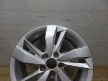 Load image into Gallery viewer, 1x Alufelge 15 Zoll 5.5&quot; 5x100 40ET 2G0601025 VW Polo Rim Wheel