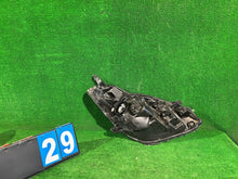 Load image into Gallery viewer, Frontscheinwerfer Toyota Yaris Links Scheinwerfer Headlight