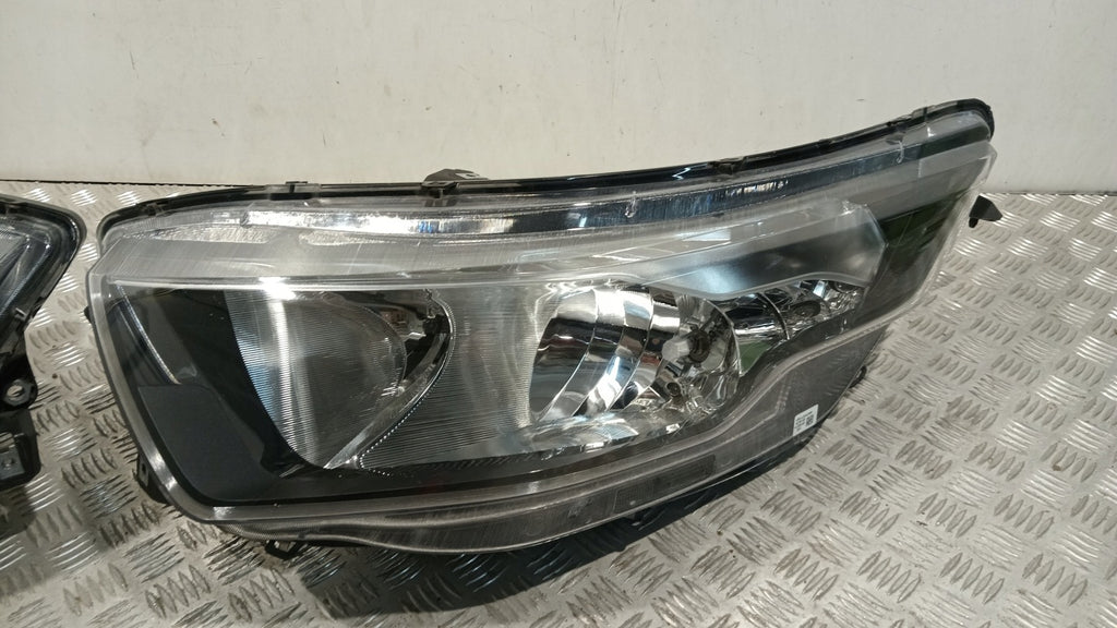 Frontscheinwerfer Iveco Daily IV 5801473749 Ein Stück (Rechts oder Links) SCH3093130237ir