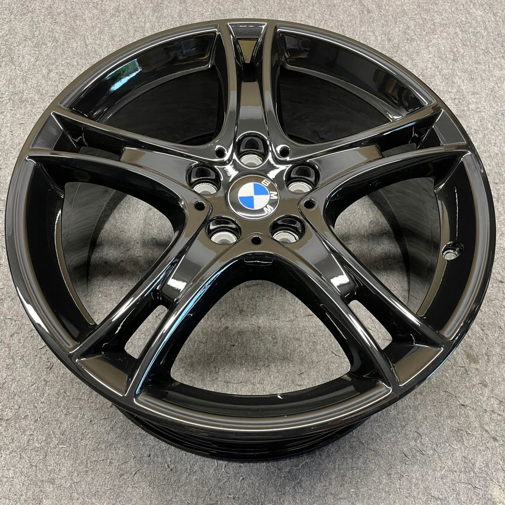 4x Alufelge 18 Zoll 8.0" 5x112 57ET Glanz Grau 6855092 BMW 2 Tourer F45 F46 Mg FEL5853669632kr