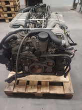 Load image into Gallery viewer, Motor Mercedes-Benz 137970 5.8 367PS 270kW 113TKm 2005 Benzin Engine Unkomplett