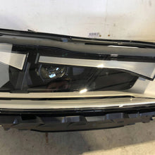 Load image into Gallery viewer, Frontscheinwerfer BMW IX 5A3CE9205 Vorderseite Scheinwerfer Headlight SCH5608461781eb