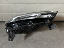 Laden Sie das Bild in den Galerie-Viewer, Frontscheinwerfer Dacia Sandero III Logan 260102586R Full LED Rechts Headlight