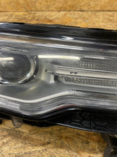 Laden Sie das Bild in den Galerie-Viewer, Frontscheinwerfer Jeep Grand Cherokee Wk2 68144708AG Rechts Headlight SCH7439512296qp