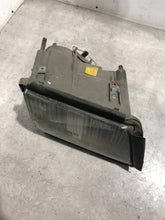 Laden Sie das Bild in den Galerie-Viewer, Frontscheinwerfer Mercedes-Benz C126 Rechts Scheinwerfer Headlight SCH6022795073nc