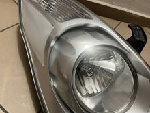 Laden Sie das Bild in den Galerie-Viewer, Frontscheinwerfer Hyundai H1 H-1 92102-4H000 Rechts Scheinwerfer Headlight