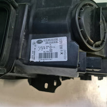 Laden Sie das Bild in den Galerie-Viewer, Frontscheinwerfer Mercedes-Benz W176 A1768204361 Xenon Rechts Headlight SCH5103356764ws