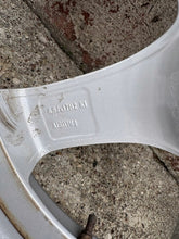 Load image into Gallery viewer, 4x Alufelge 17 Zoll 6.5" 5x112 45ET Glanz Silber KBA50398 Audi Rim Wheel FEL2404440306im