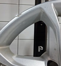 Load image into Gallery viewer, 1x Alufelge 18 Zoll 7.0" 5x112 22ET Glanz Silber 6876918 BMW G01 Rim Wheel FEL4773864043dl