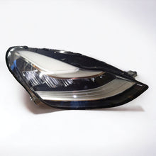 Laden Sie das Bild in den Galerie-Viewer, Frontscheinwerfer Tesla Model P107737600C LED Ein Stück (Rechts oder Links)