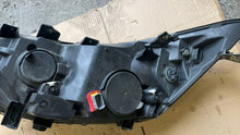 Load image into Gallery viewer, Frontscheinwerfer Iveco Daily I 47900748 Rechts Scheinwerfer Headlight SCH1183070120hn