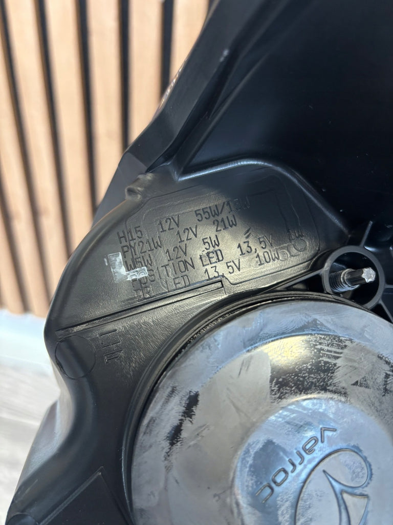 Frontscheinwerfer Ford Fiesta I C1BB-13W030-AH Links Scheinwerfer Headlight SCH1057737020sd